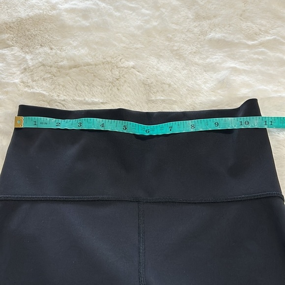 Lululemon Black Mesh Side Legging - Picture 11 of 12